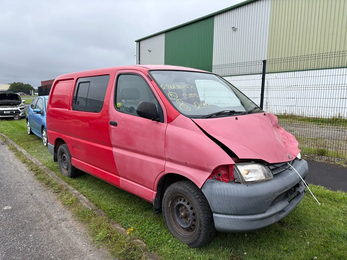 FOR PARTS 1999 TOYOTA HIACE 2.5 Diesel Manual - Image 1