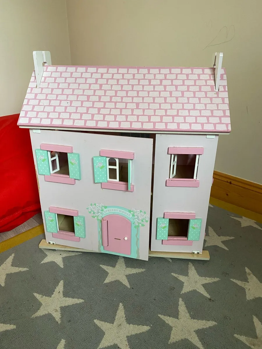 Dolls house - Image 1