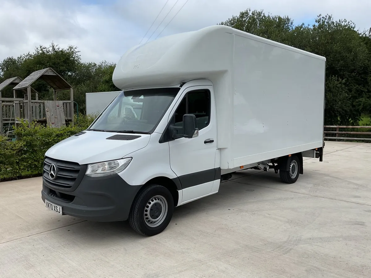 2021 Sprinter Luton - Image 1