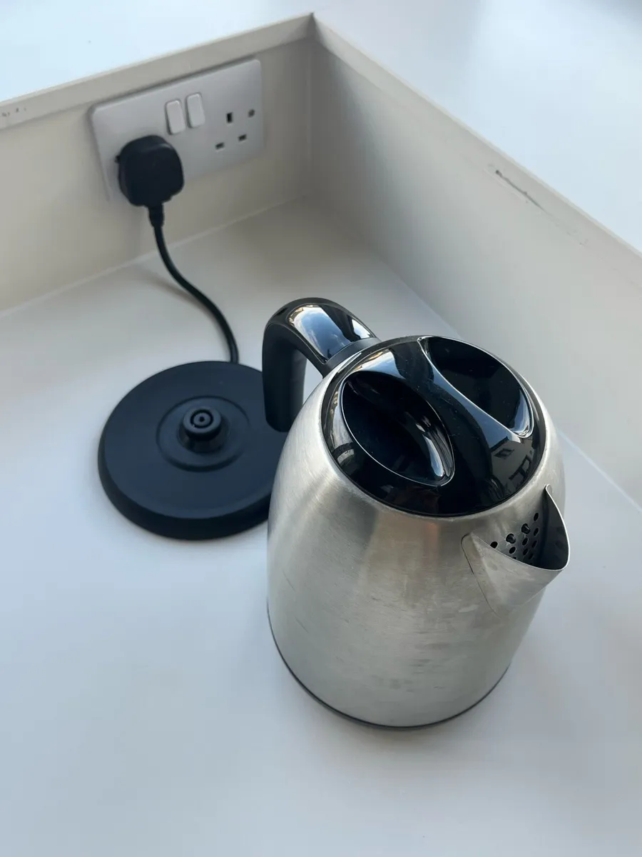 Russell Hobbs Kettle - Image 2