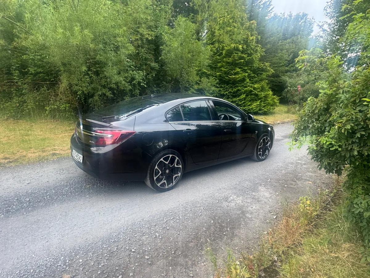 Vauxhall Insignia 2.0CDTI .. SRI .. LOW KMS - Image 2