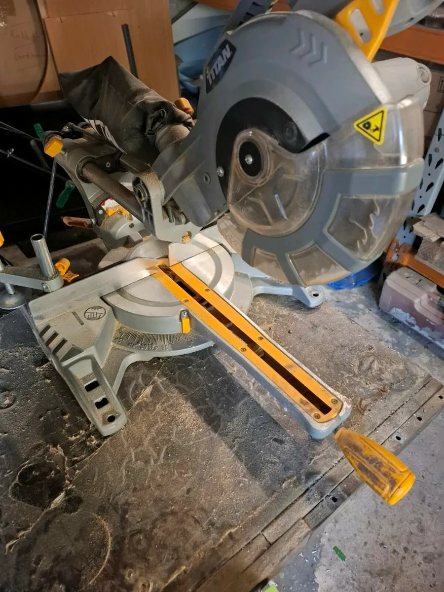 Tools (Saw)