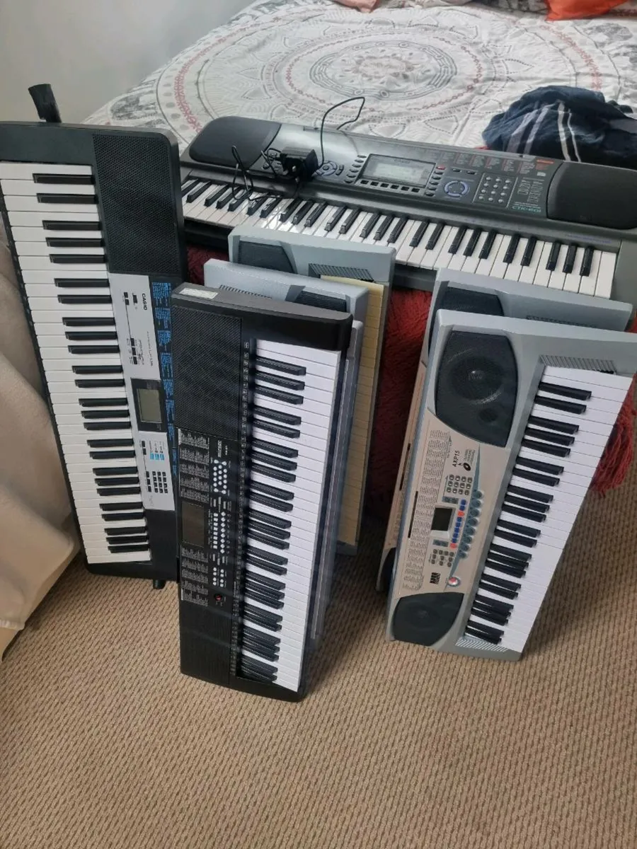 Piano keyboards Any offers must go - Image 2