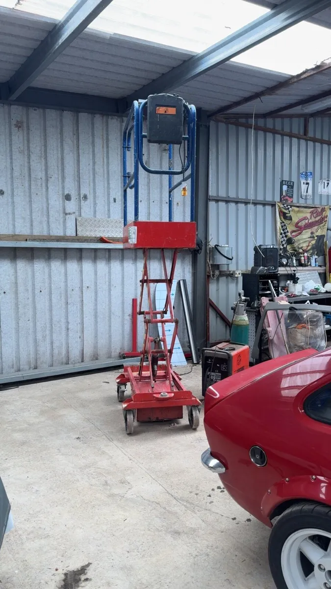 Pop up hoist - Image 1