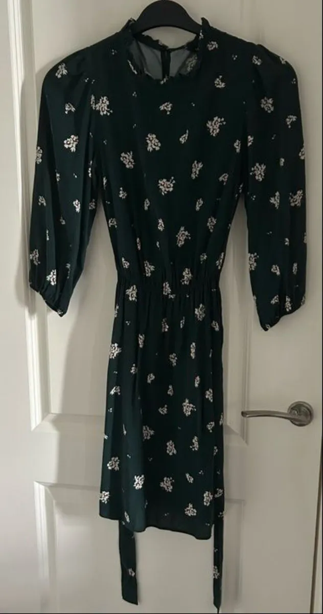 New Look Green Floral midi dress BNWT - Image 3