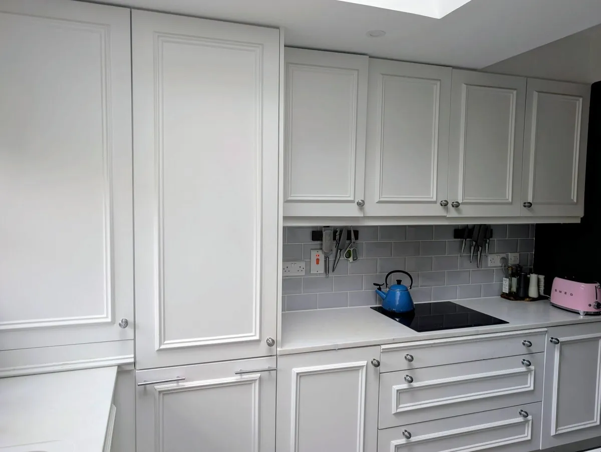 Kitchen - units and quartz worktop - Image 3