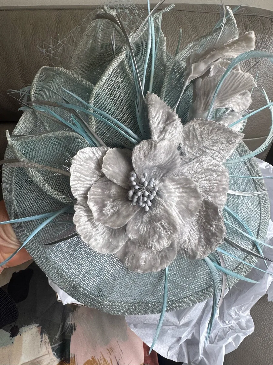 Ladies Headpiece - Image 1