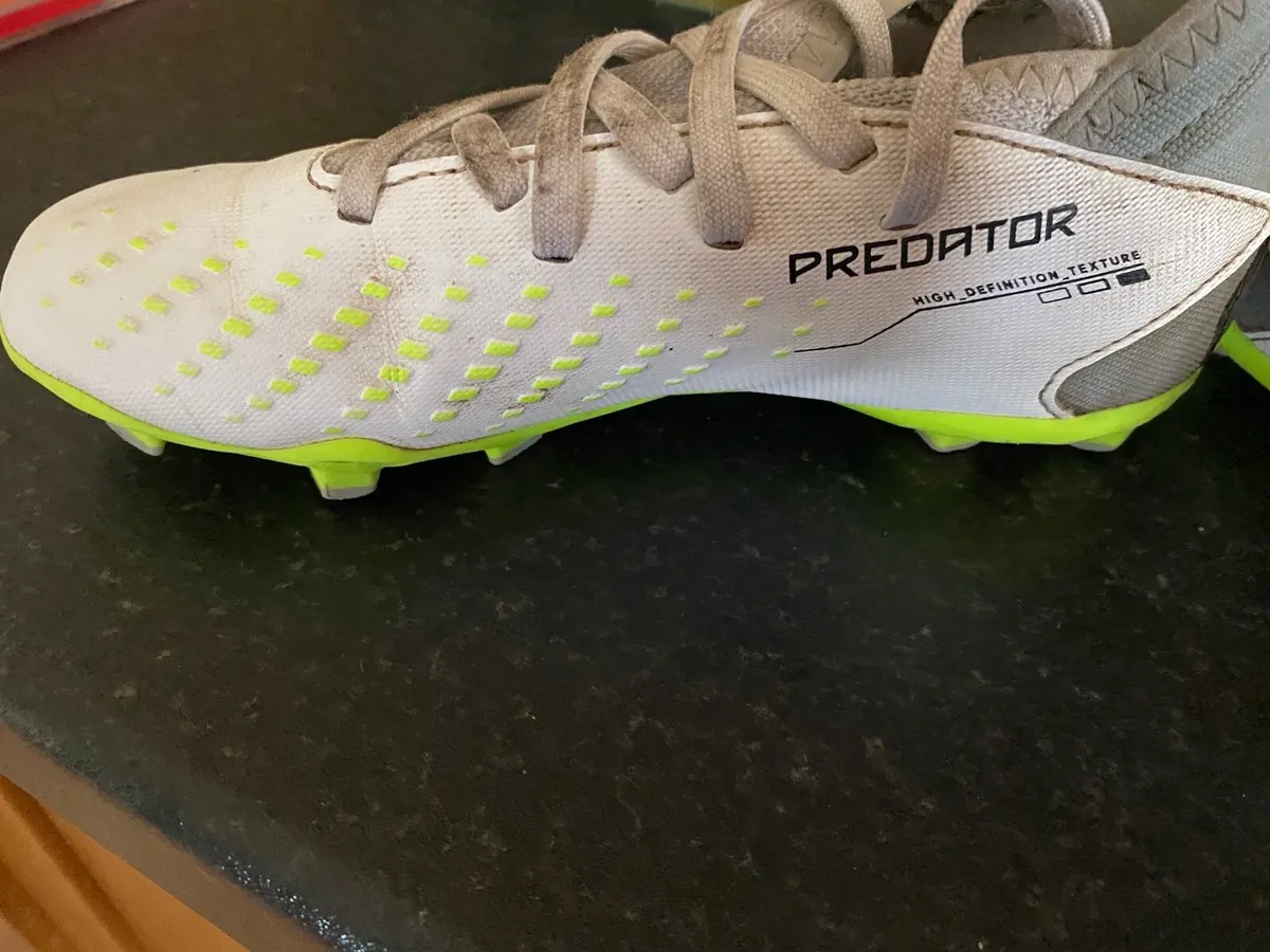 Predator football boots size 13 - Image 4