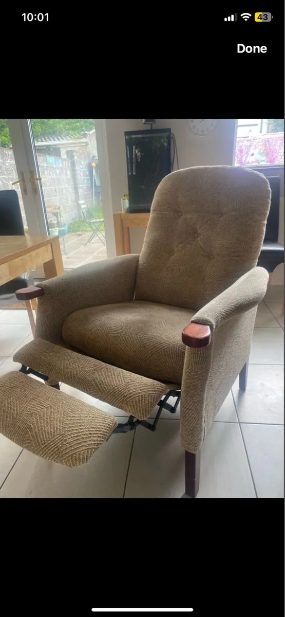 Manual recliner armchair size extra large - Image 2