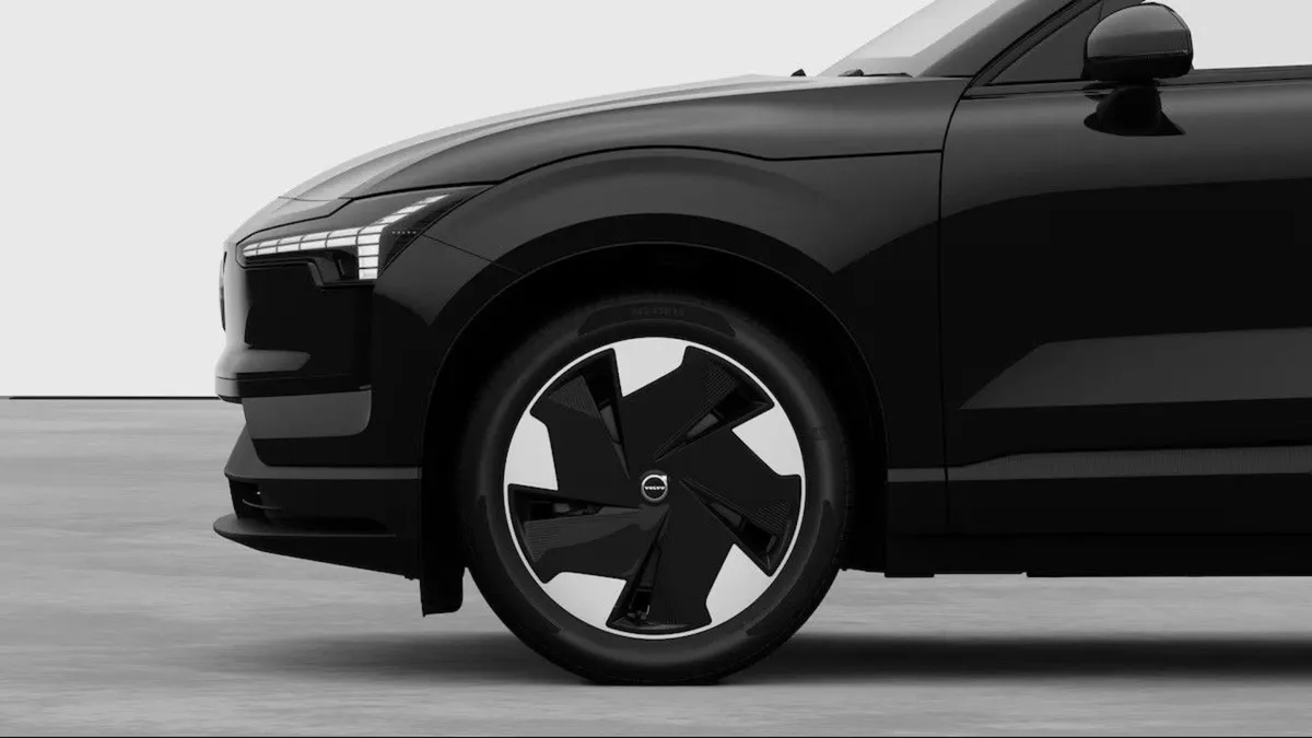 Volvo EX30 Plus Long Range  475kms Wltp Rang - Image 3