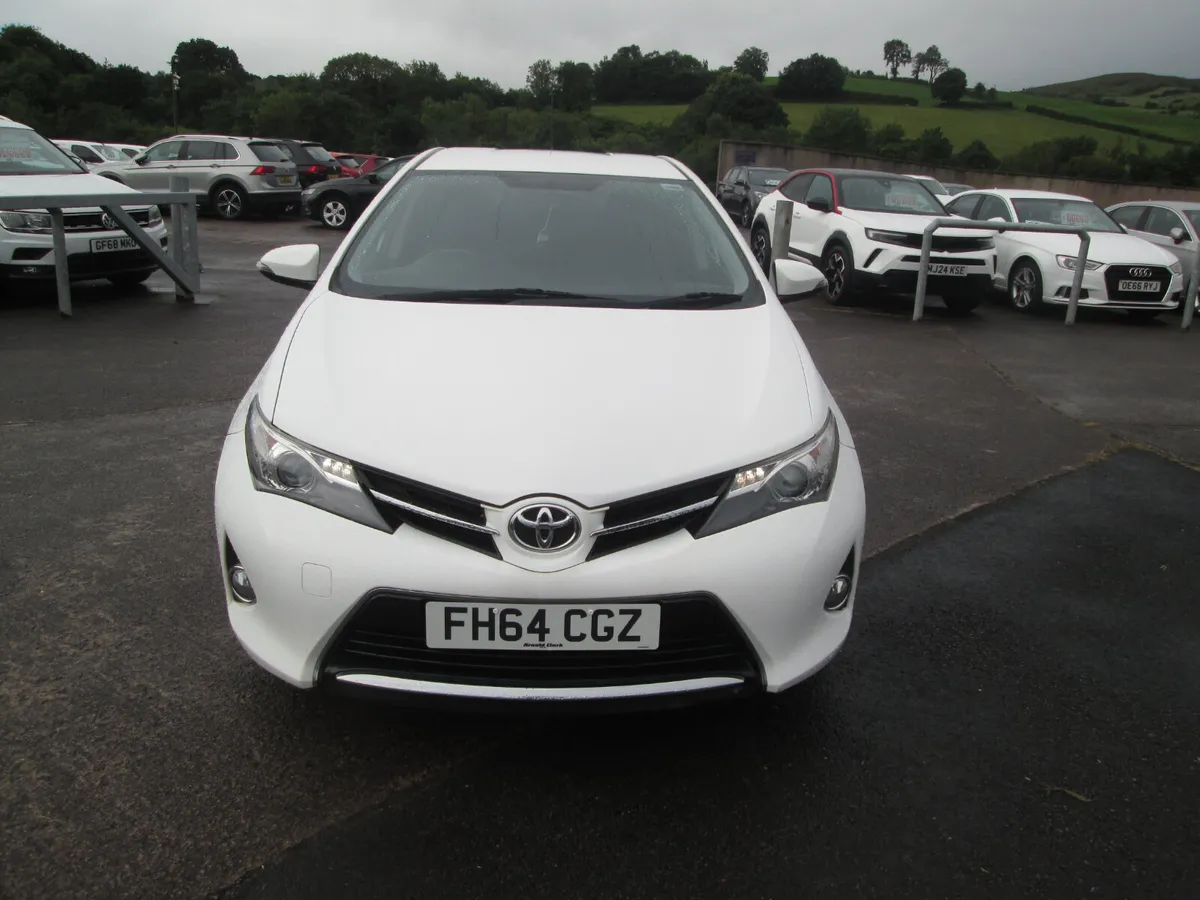 2014  TOYOTA  AURIS  1.4  D-4D  ICON +  5DR - Image 3