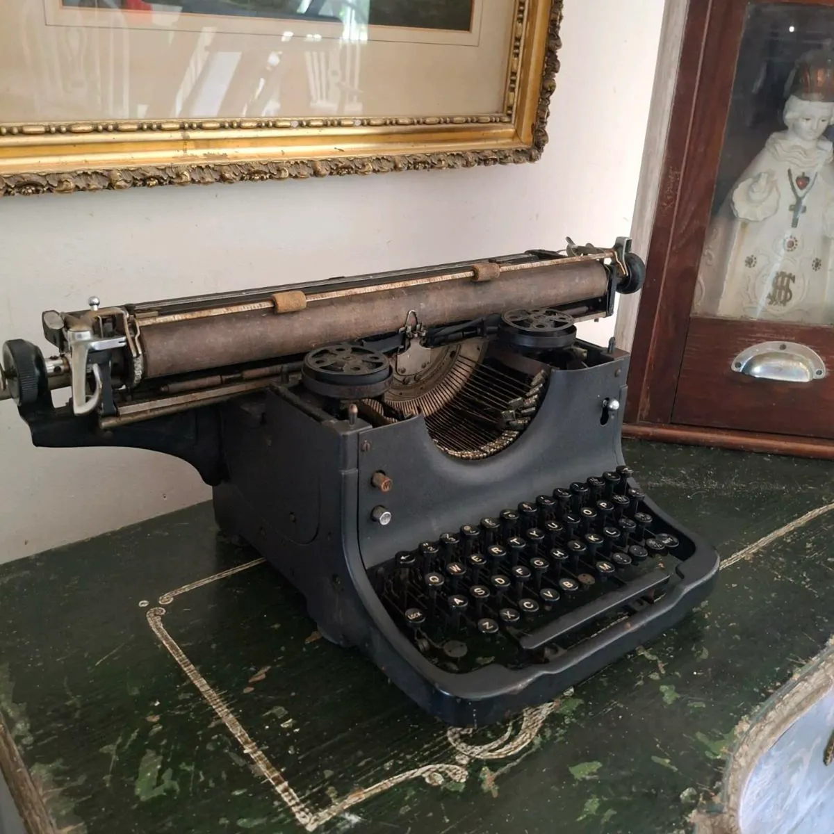 Underwood Typewriter - Image 1