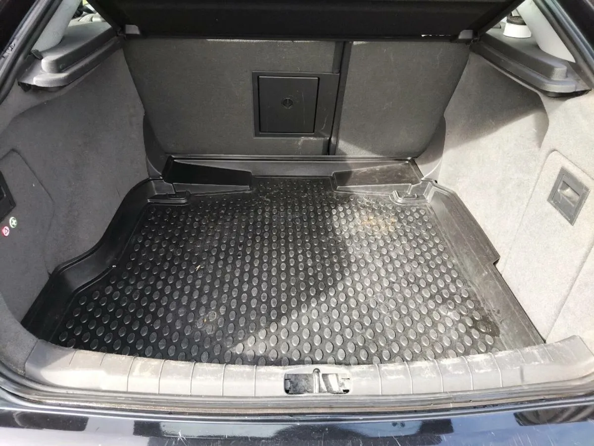 Opel Vectra Club 1.6L Petrol - Image 2