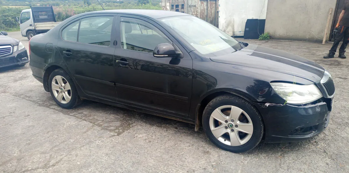 2011 SKODA OCTAVIA 2.0 DIESEL FOR BREAKING! - Image 4