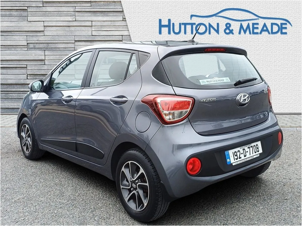 Hyundai i10 Delux 1.0 Petrol 5dr - Image 3