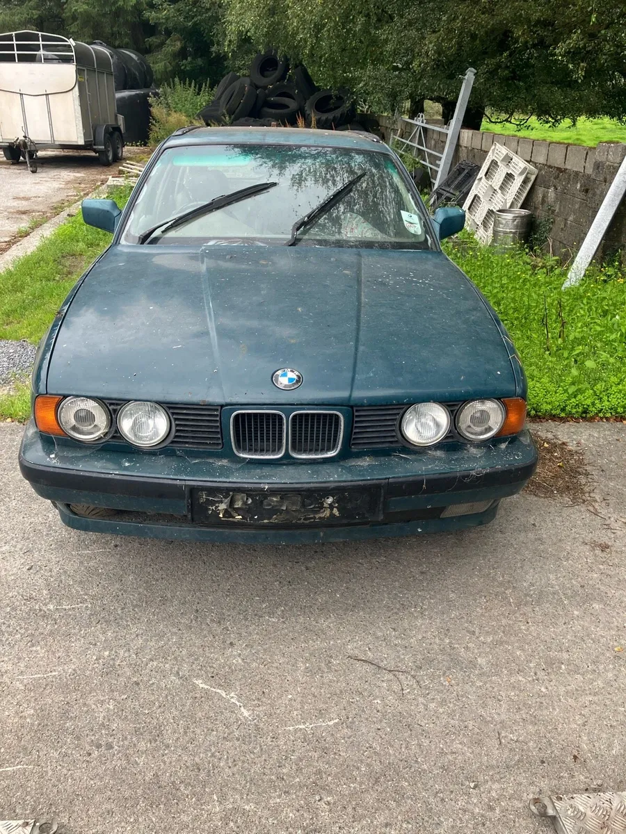 1992 BMW 525ix 4wd manual - Image 1