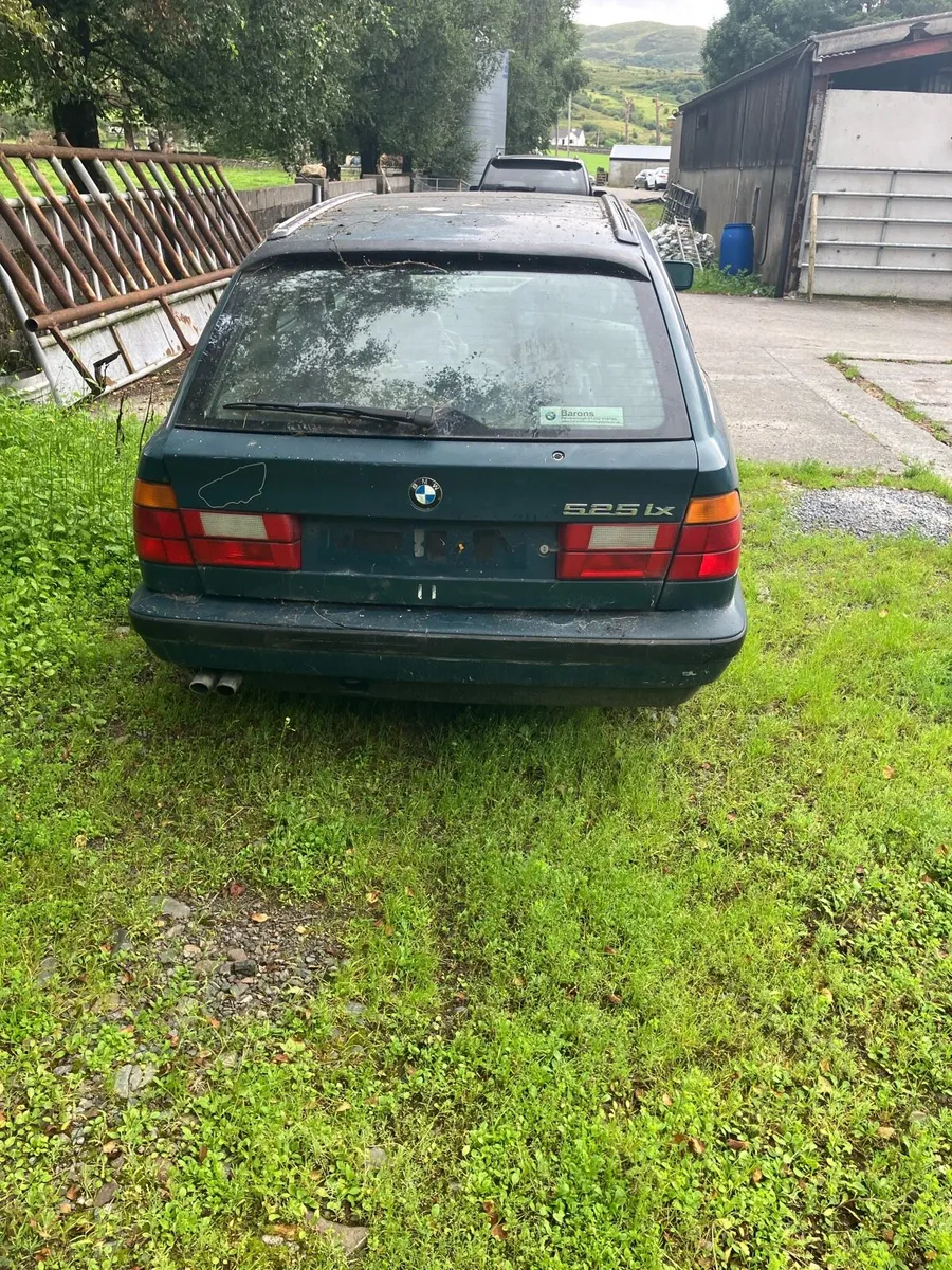 1992 BMW 525ix 4wd manual - Image 2