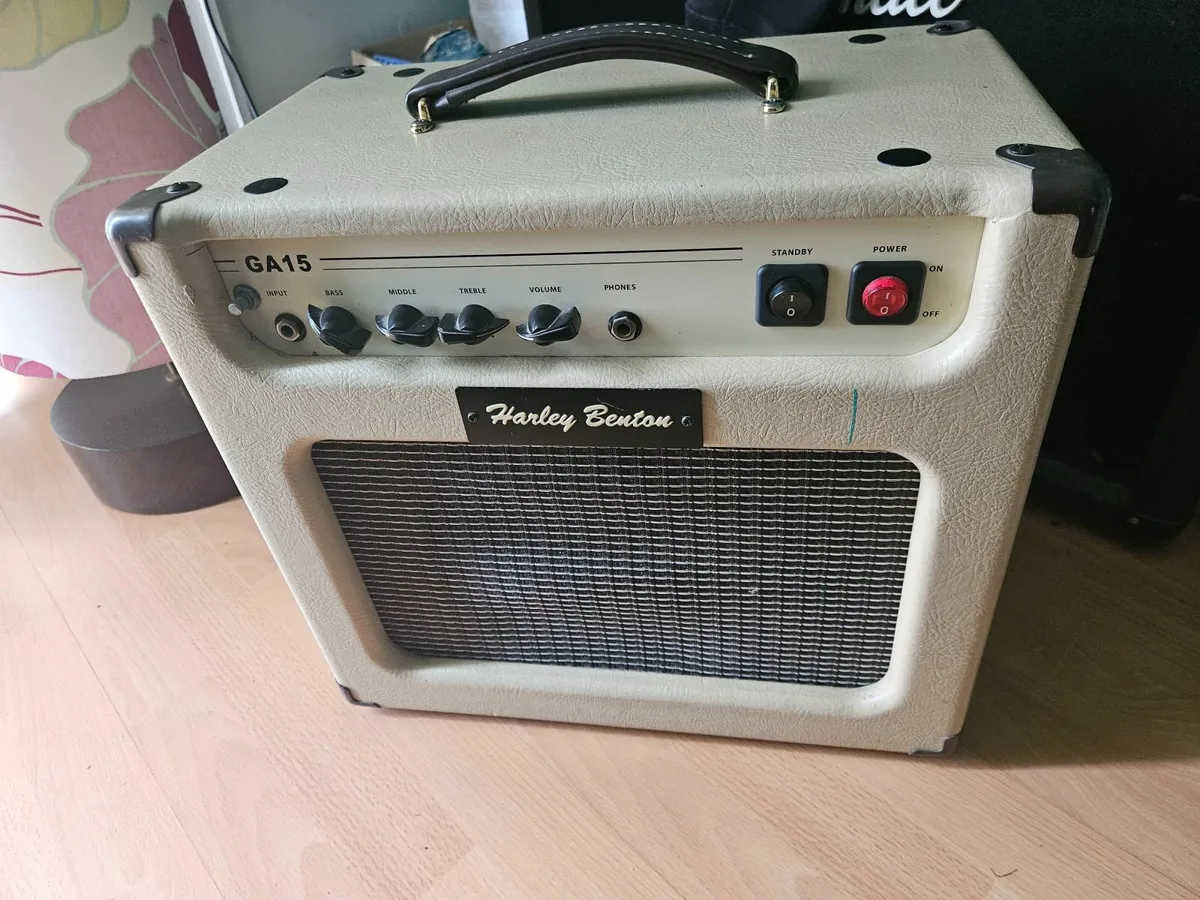 Harley Benton GA15 guitar amp. - Image 1