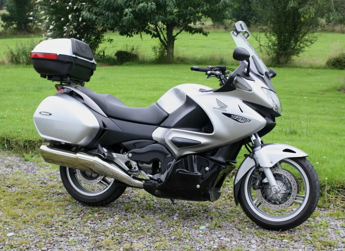 2009 Honda Deauville NTV700 low miles! - Image 1