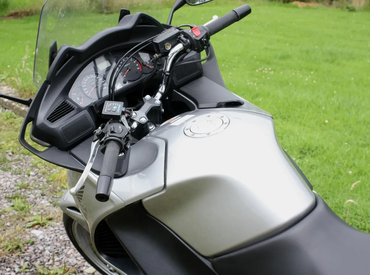 2009 Honda Deauville NTV700 low miles! - Image 3