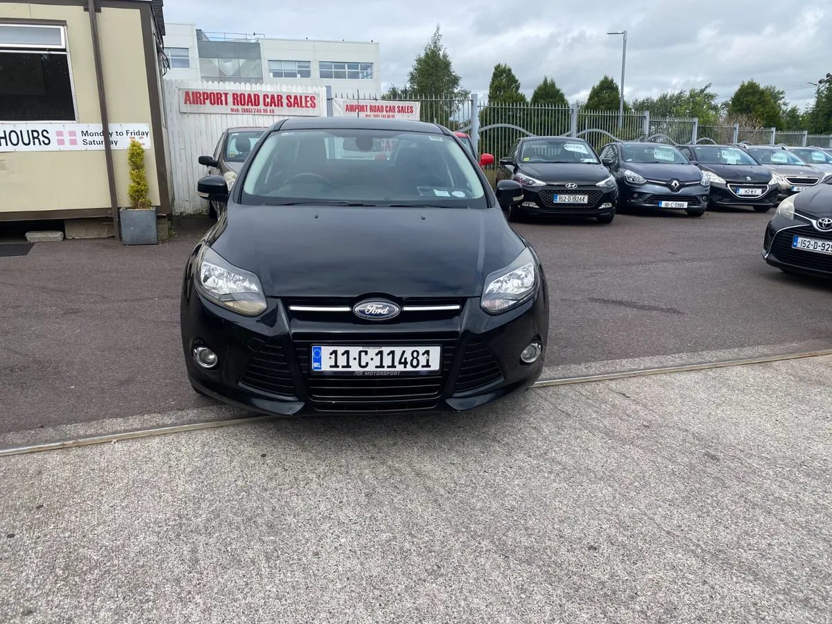 Ford Focus 2011 - Image 2