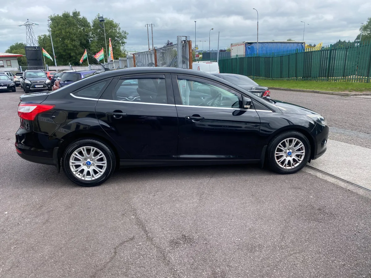 Ford Focus 2011 - Image 3