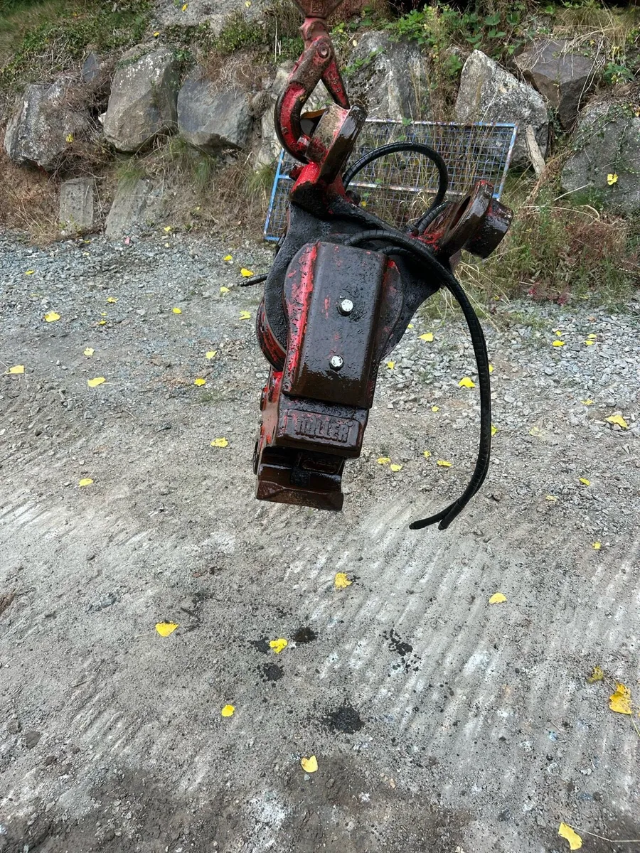 Swivel hitch - Image 1