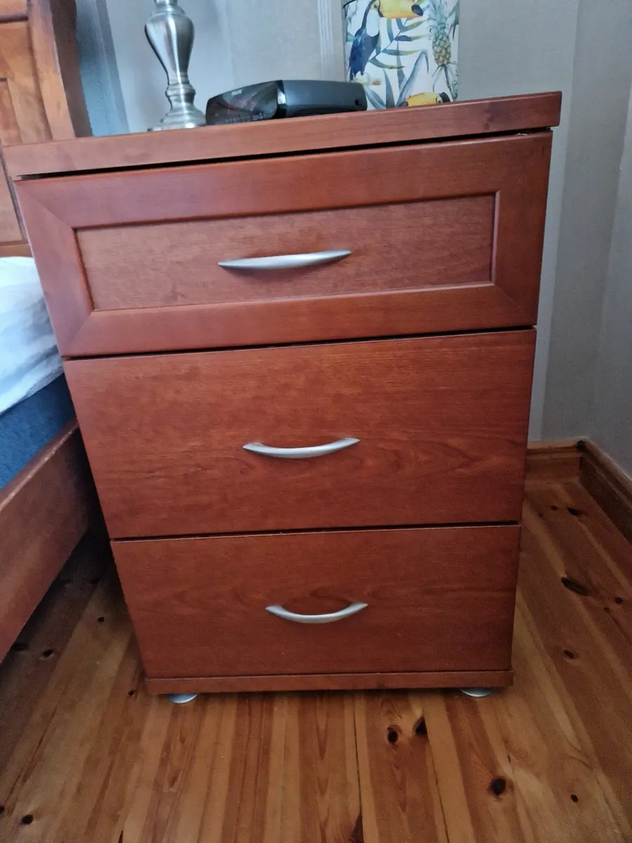 Bedroom furniture - Image 3
