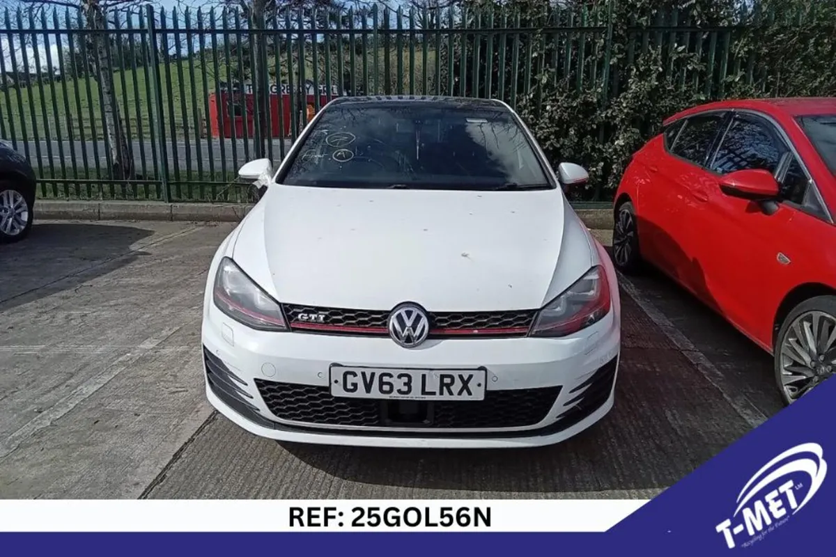 2014 VOLKSWAGEN GOLF BREAKING FOR PARTS - Image 2