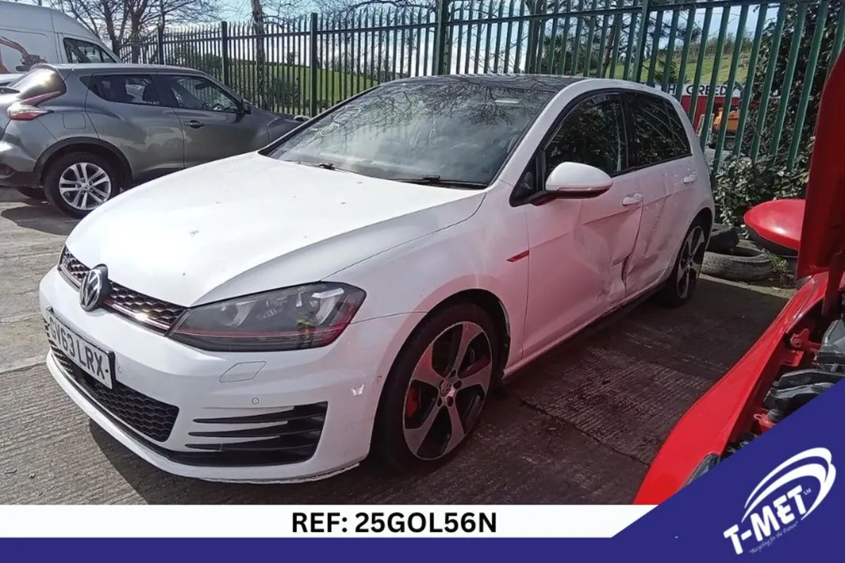 2014 VOLKSWAGEN GOLF BREAKING FOR PARTS - Image 3