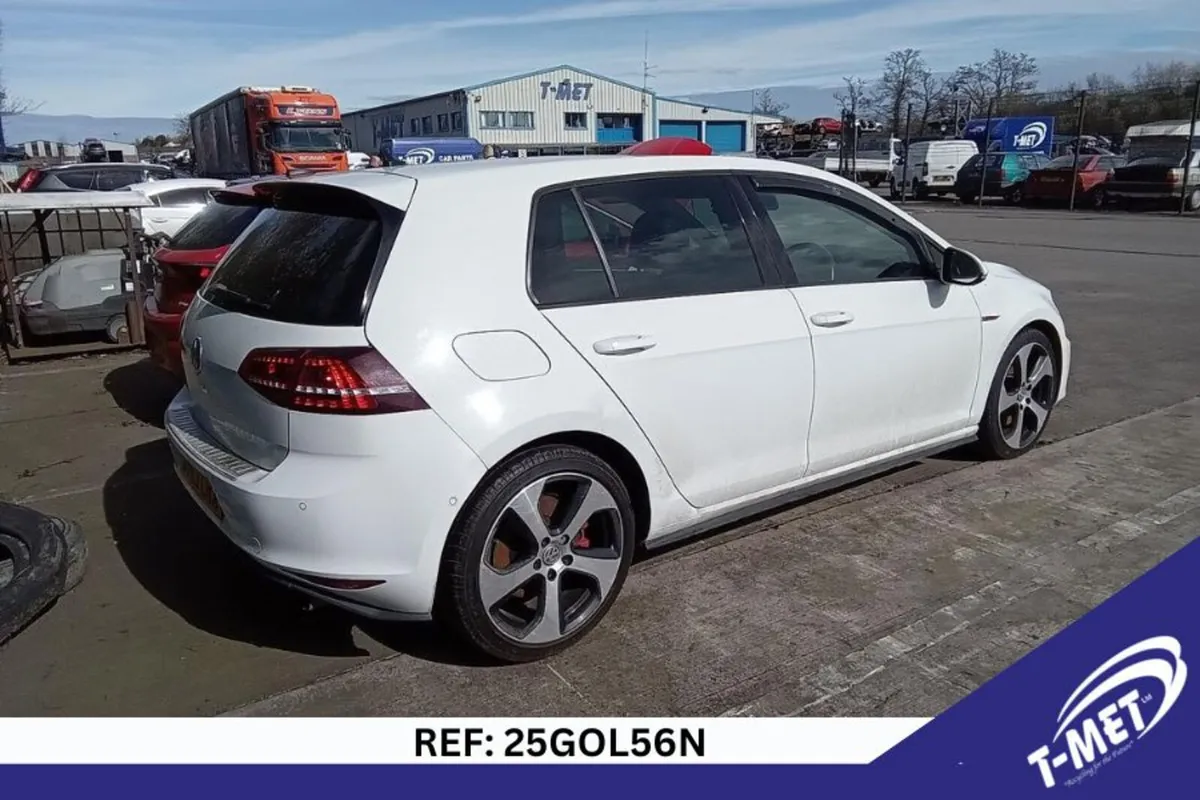 2014 VOLKSWAGEN GOLF BREAKING FOR PARTS - Image 4