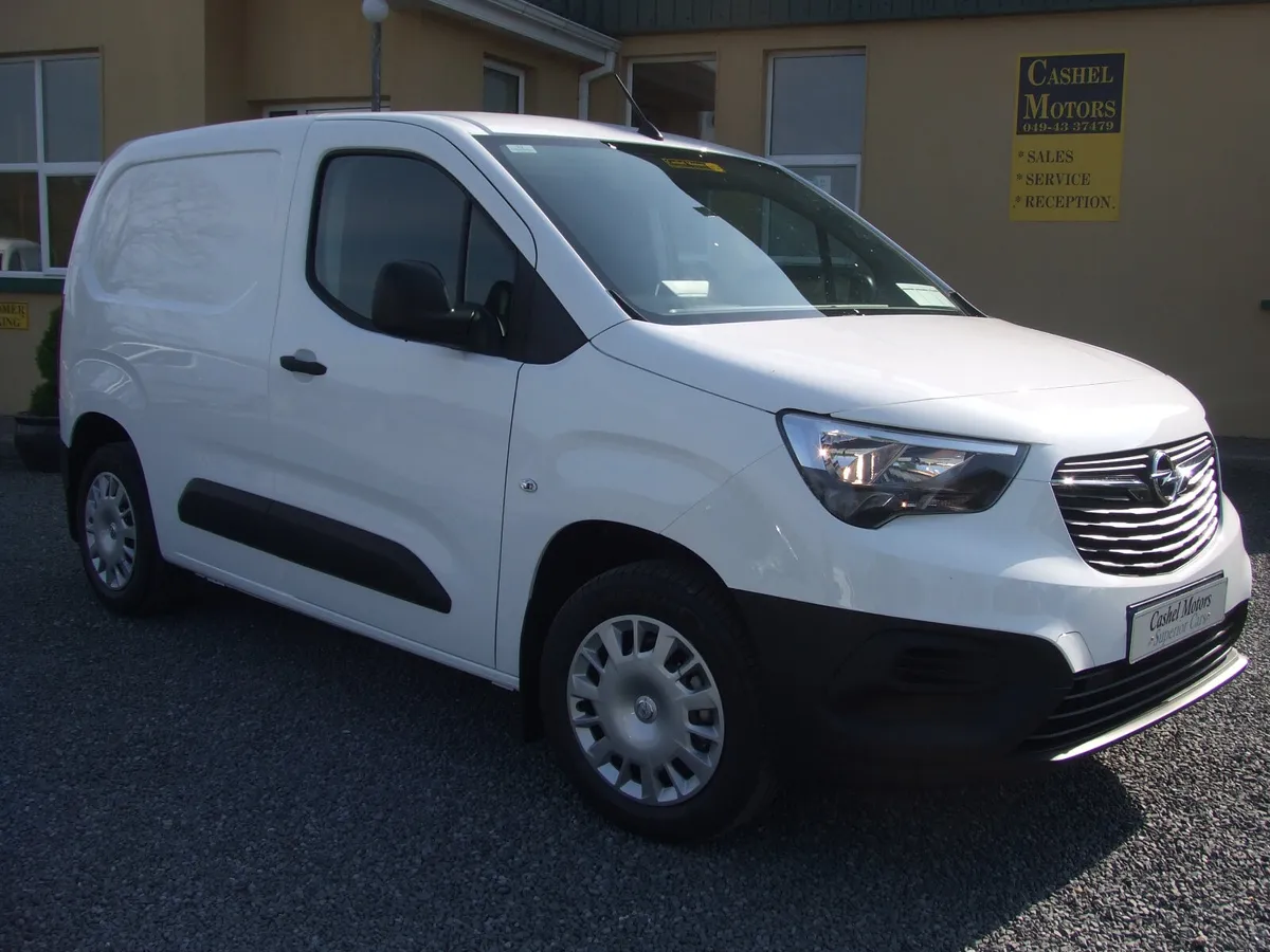 100bhp 6 speed Kompfort 'LIKE NEW' 1 Private Owner - Image 2