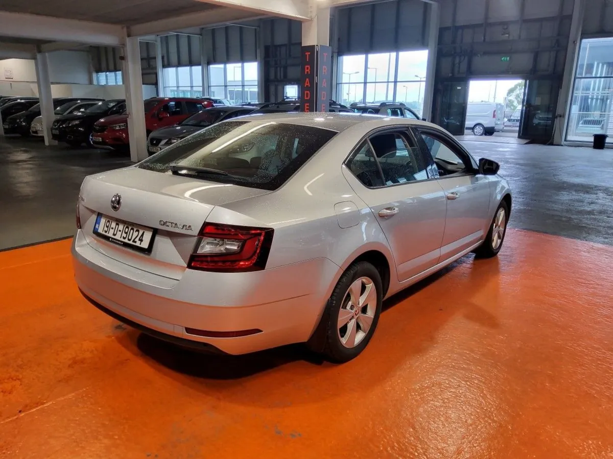 Skoda Octavia Ambition 1.6tdi 115HP - Image 2