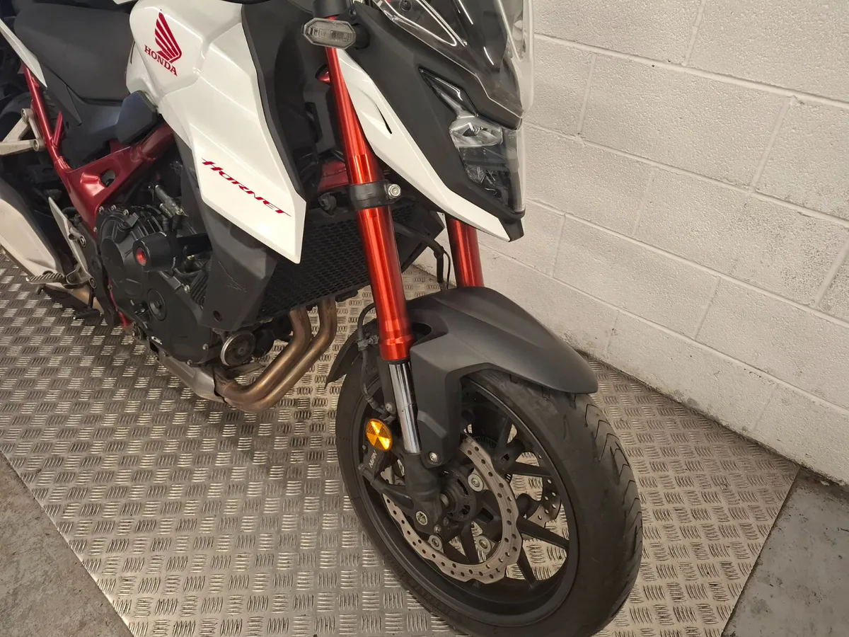 Honda CB750 Hornet - Image 2