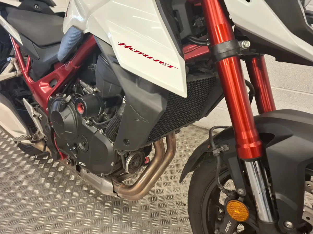 Honda CB750 Hornet - Image 3