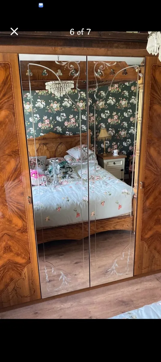 Double wardrobe - Image 3