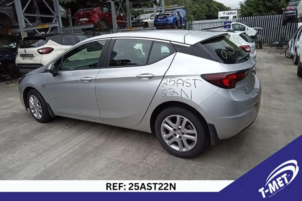 2016 VAUXHALL ASTRA BREAKING FOR PARTS - Image 4