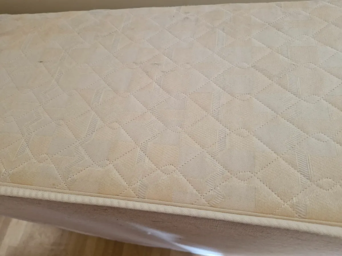 Free Double divan base - Image 1