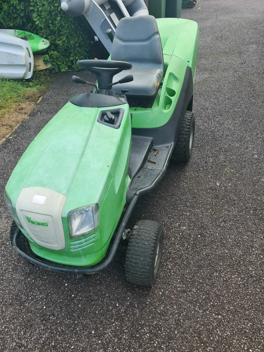 Ride on lawnmower - Image 1