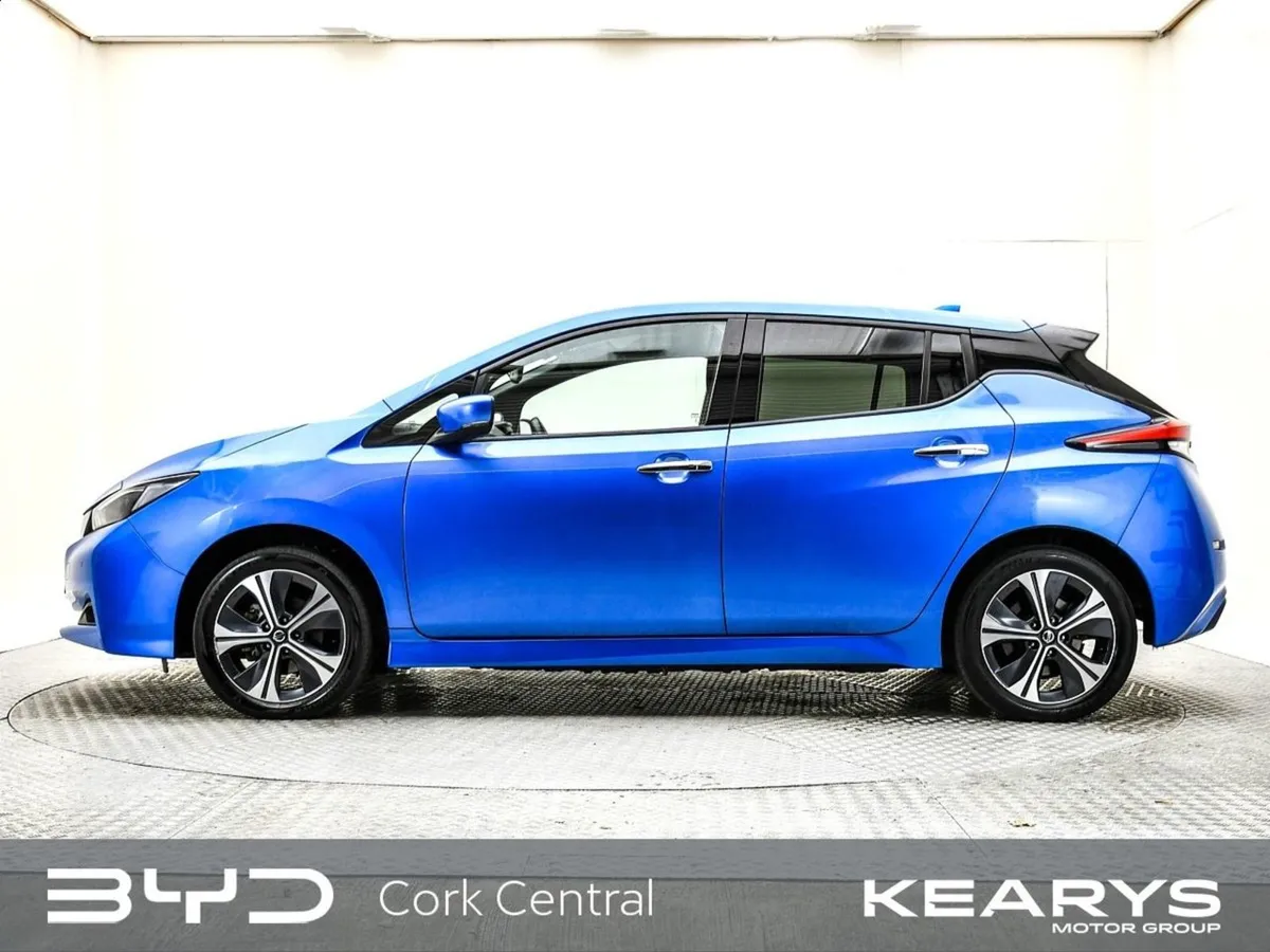 Nissan Leaf SV Premium 62 kWh - Image 3