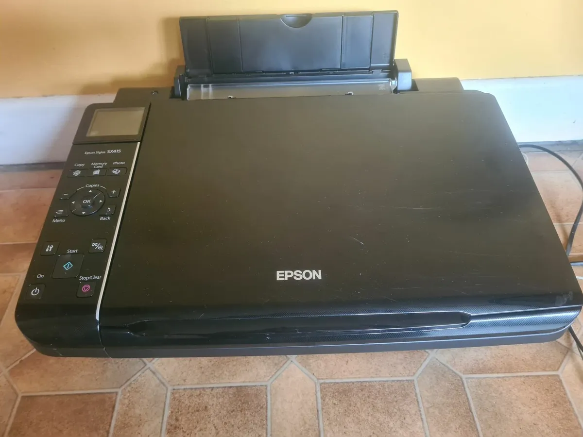 Epson printer and scanner - Image 1