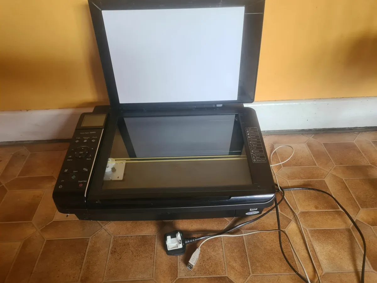 Epson printer and scanner - Image 2