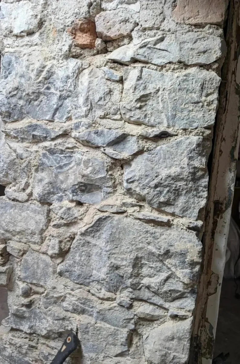 Large Building Stones - Image 2