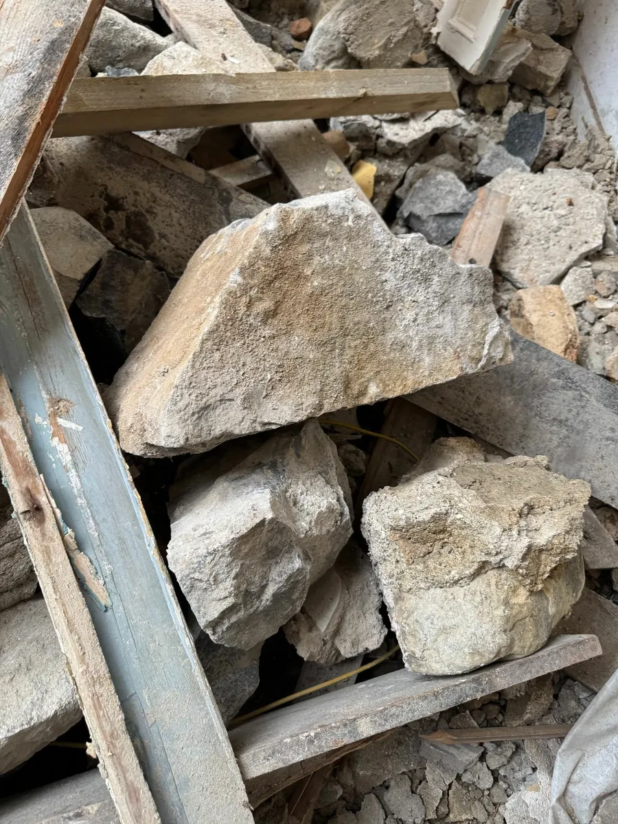Large Building Stones - Image 3