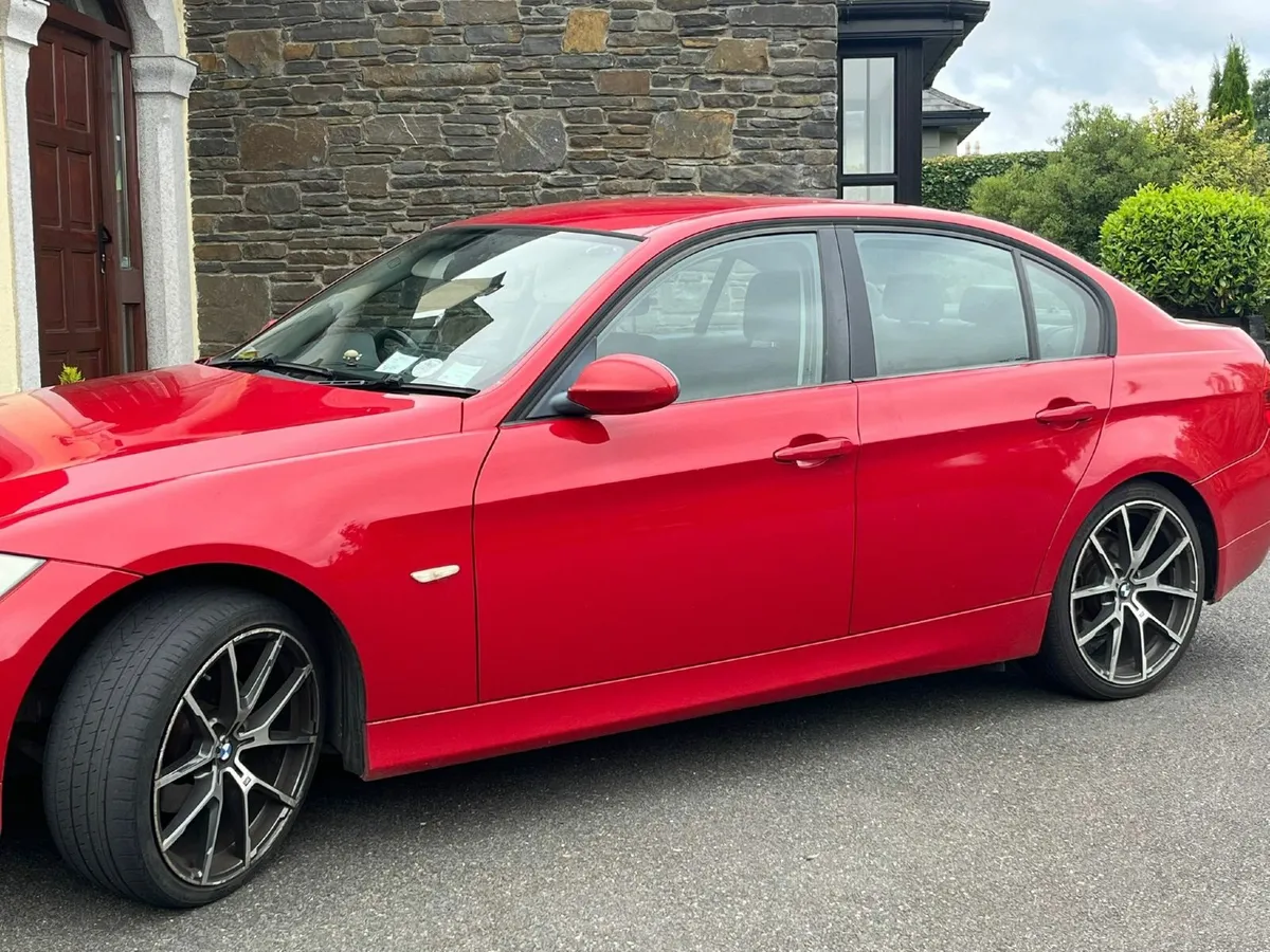 BMW 3-Series 2008 - Image 2
