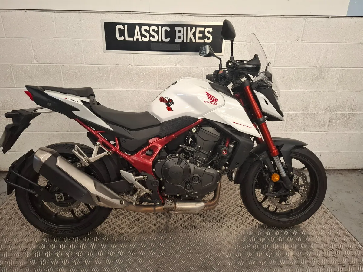Honda CB750 Hornet 2023 - Image 1