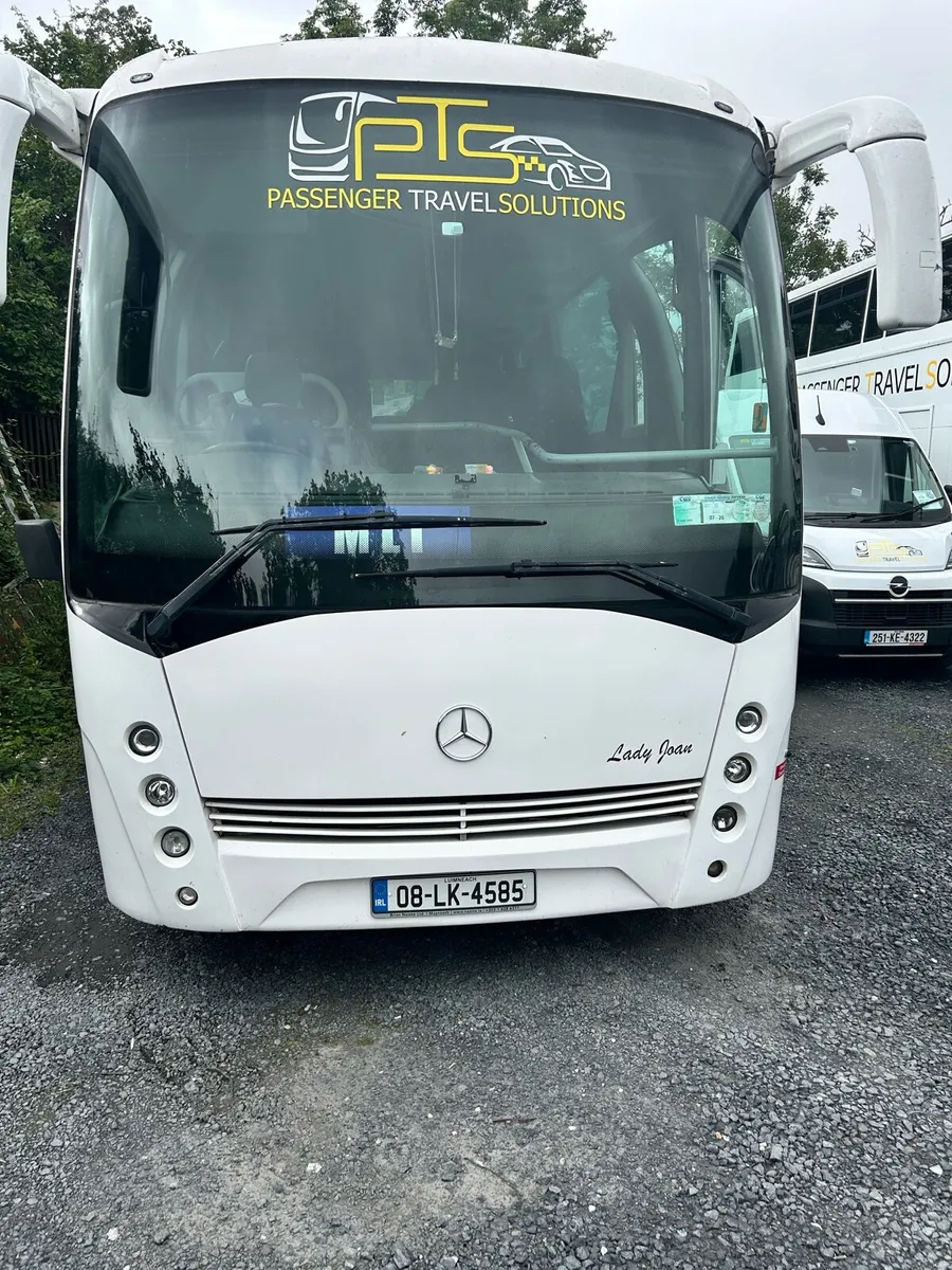 Bus - Image 1