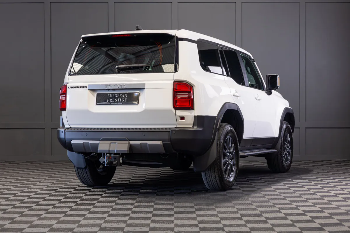 252 Toyota Landcruiser 2 Seat Commercial - Image 3