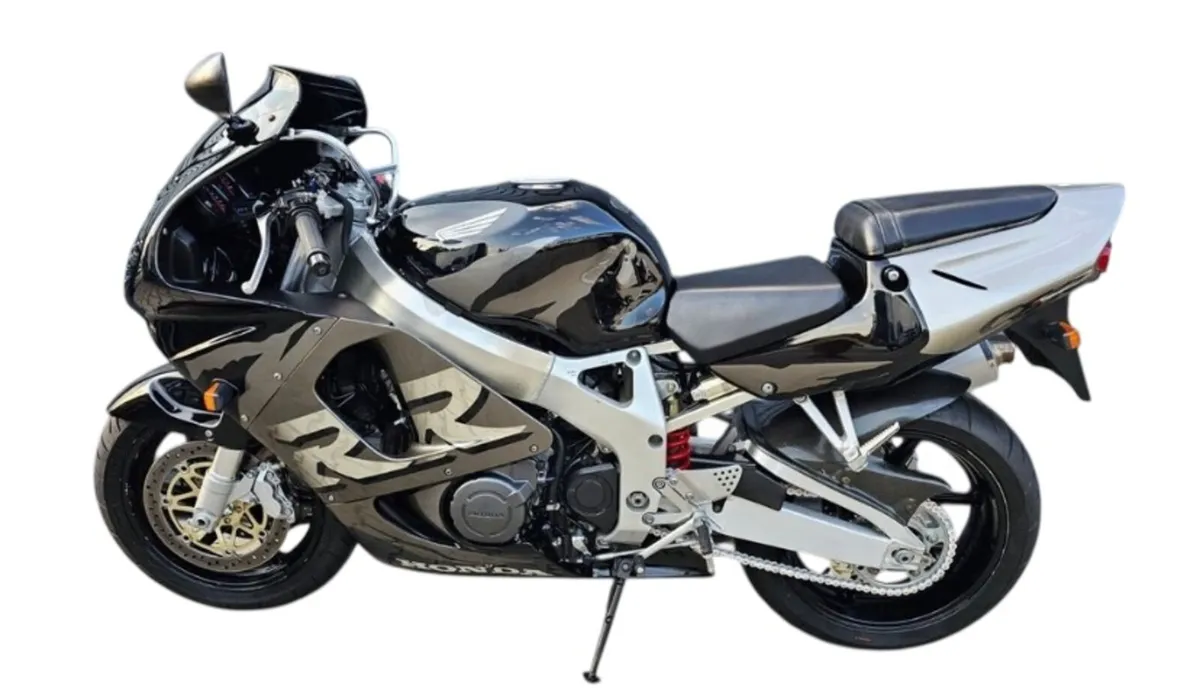 Honda CBR900RR - Image 4