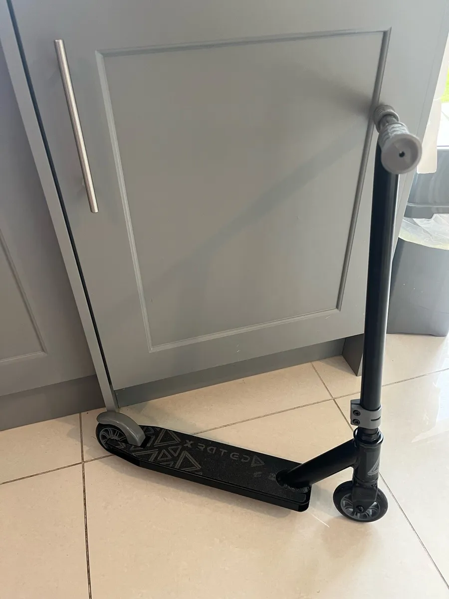 Kids scooter - Image 1